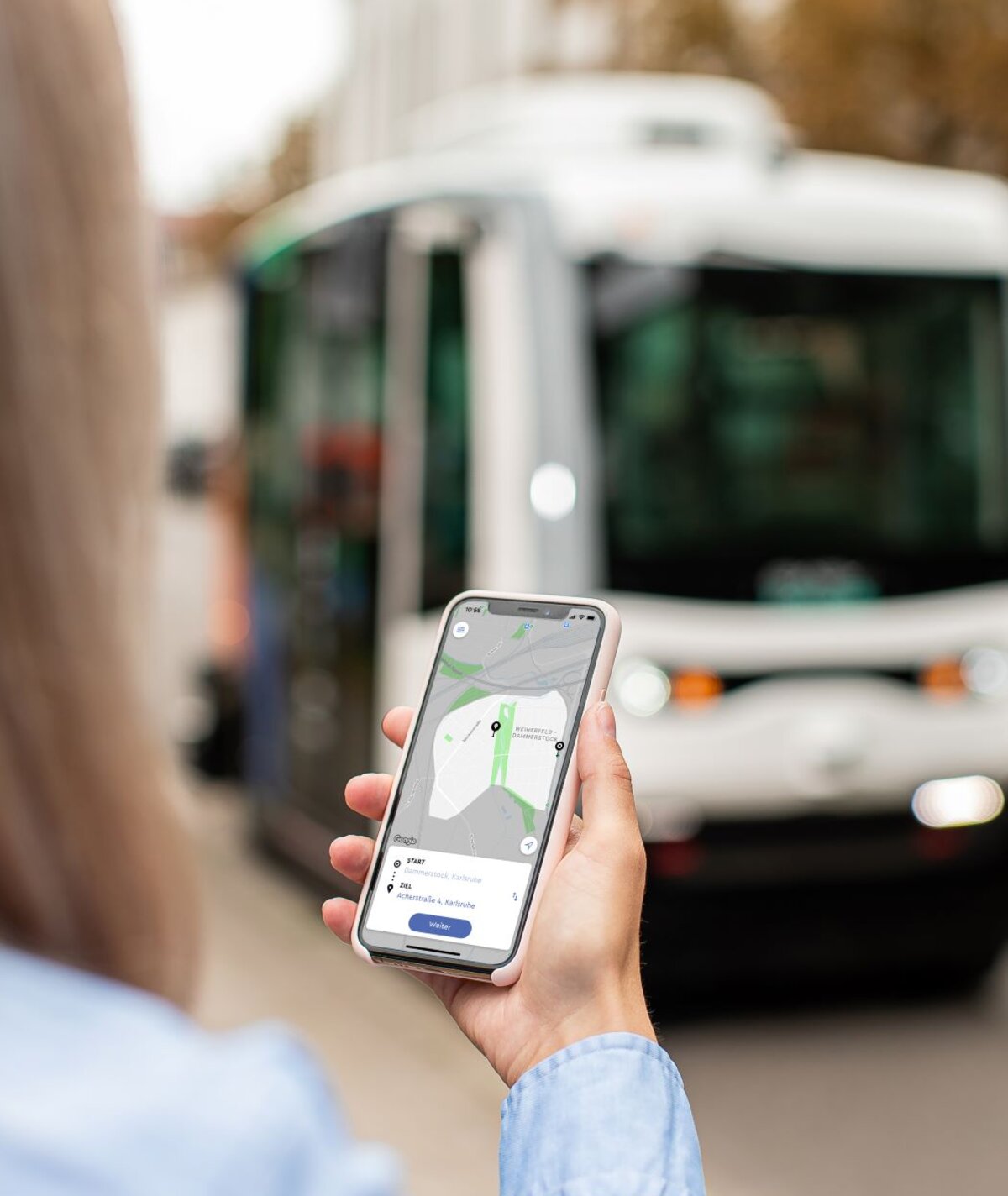 Ein Shuttle-Bus kann ganz einfach per App angefordert werden.