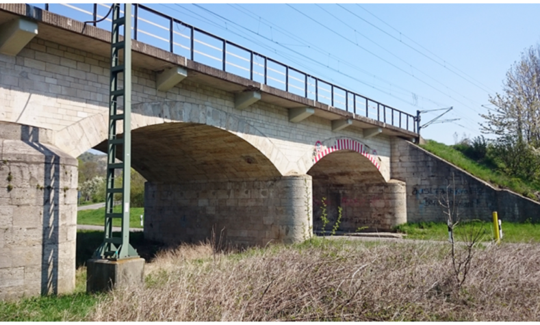 Renovating smaller arch bridges also saves a lot of valuable resources.