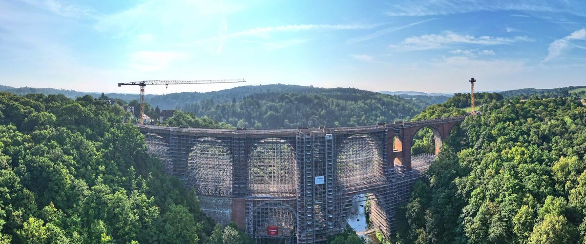 Gewölbebrücke mit Gerüst | © (Copyright GLASS / Dr. Jürgen Findeisen)