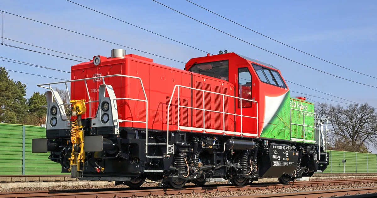 Climate-friendly hybrid locomotives at DB