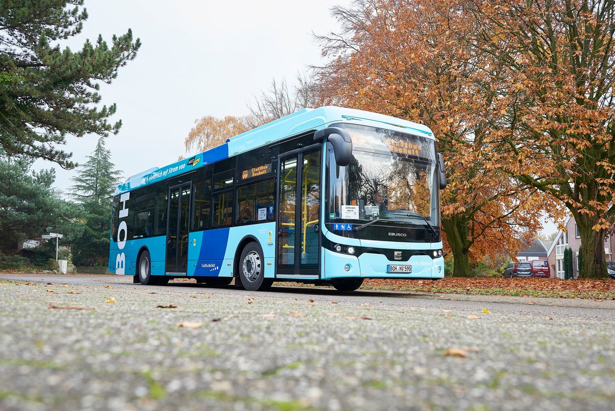 With the electric bus, customers in Bochold can travel quietly and in a climate-friendly manner.