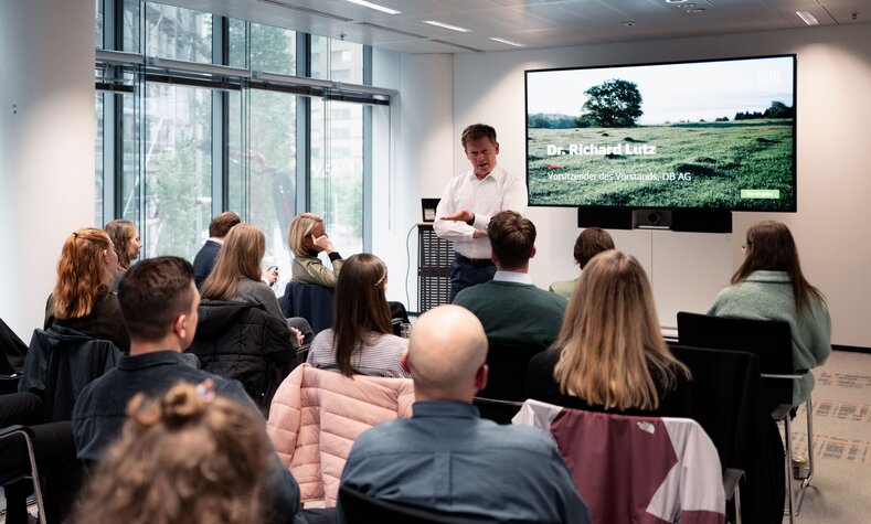 During the two-week onboarding, the new graduate trainees were able to listen to exciting keynote speeches.