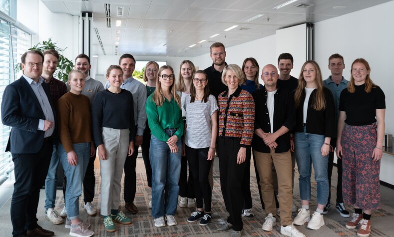 Sechzehn Trainees starten im zweiten Jahrgang des Traineeprogramms Nachhaltigkeit.