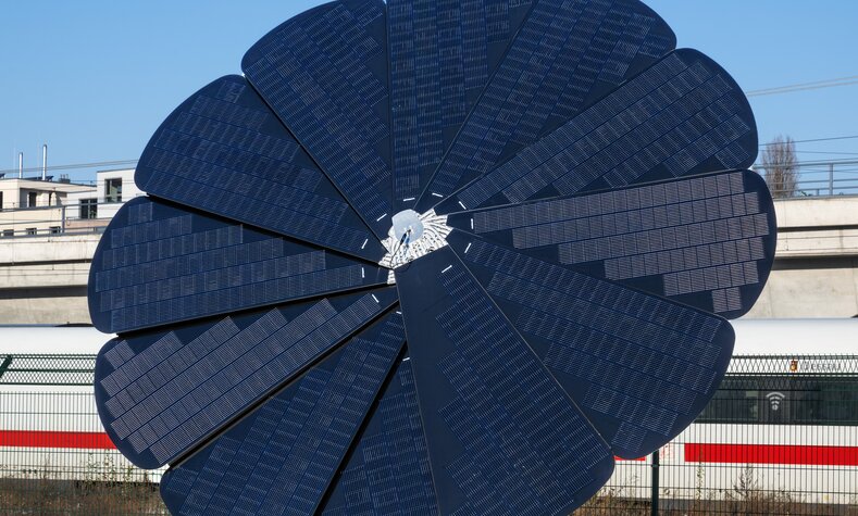 The solar mover generates energy and aligns itself to the sun.