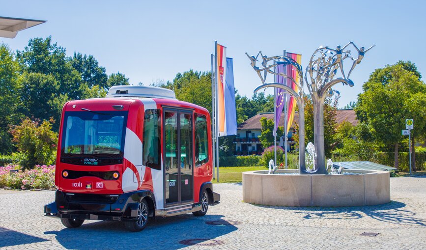 Mit dem autonomen Bus über die Landstraße zum Zug        