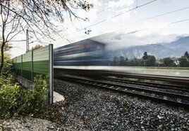 Eine Schallschutzwand in Kiefersfelden.