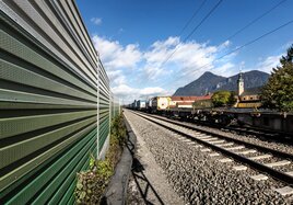 Eine Schallschutzwand in Kiefersfelden