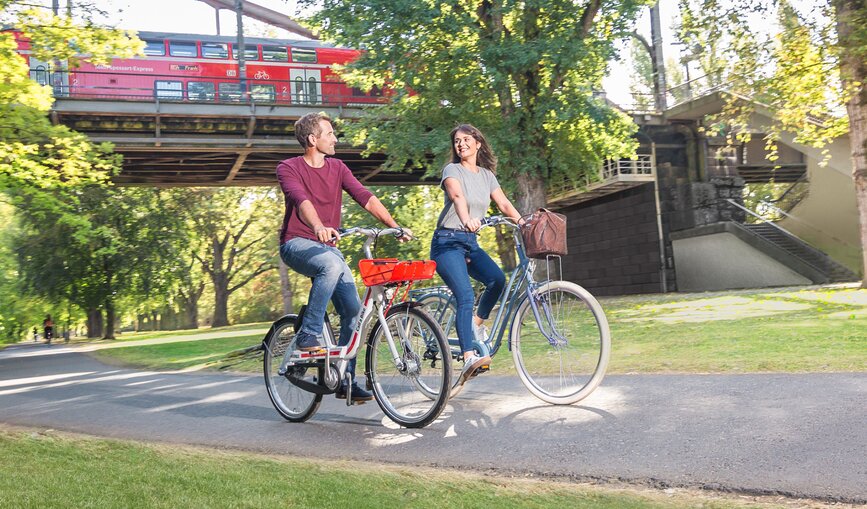 Neben Coburg, Schweinfurt und Unterhaching kann "DB Rad+" bereits in Ahrensburg, Erlangen, Freising, Hamburg-Harburg, Hamburg-Bergedorf, Renningen und Wiesbaden genutzt werden.