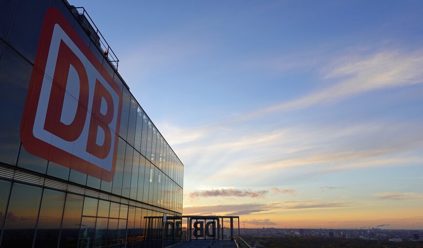 Mehr als 25 Botschafter:innen der Deutschen Bahn sind dabei, wenn vom 22. bis zum 25. Juli in München insgesamt rund 1800 Delegierte aus über 190 Ländern gemeinsam Lösungen entwickeln.