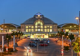 In einer virtuellen Sonderausstellung am Zukunfsbahnhof in Halle (Saale) stellt die DB unter anderem vor, wie sie vor Ort für Umwelt und Nachhaltigkeit aktiv wird. 