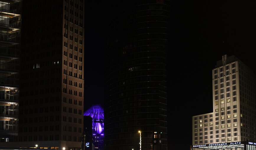 Auch im BahnTower am Potsdamer Platz schalten wir zur Earth Hour das Licht aus. 