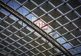 Der Bahn-Tower, die Zentrale der Deutschen Bahn AG in Berlin