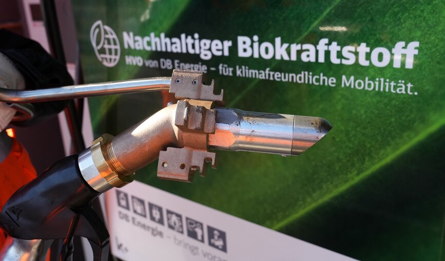 Eine Tankstelle für Biokraftstoff HVO am Rangierbahnhof München-Nord