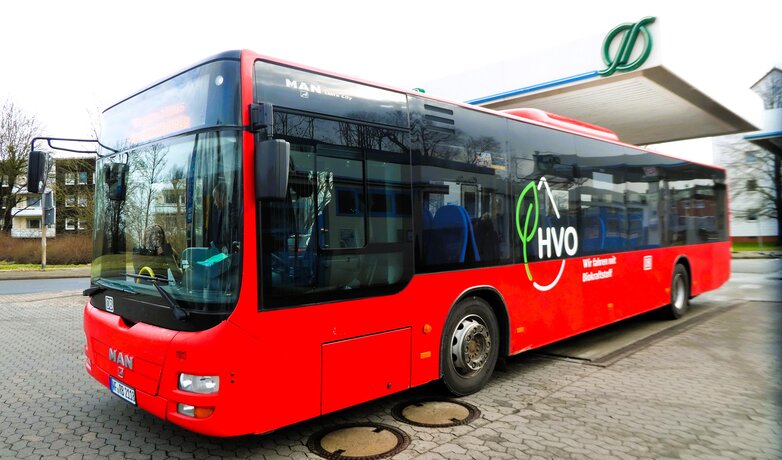 Linienbus mit Biokraftstoffaufkleber | © DB AG / Angelika Theidig