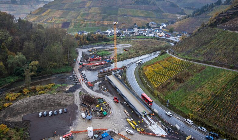 Baustelle Brücke im Ahrtal | © DB AG / Michael Neuhaus