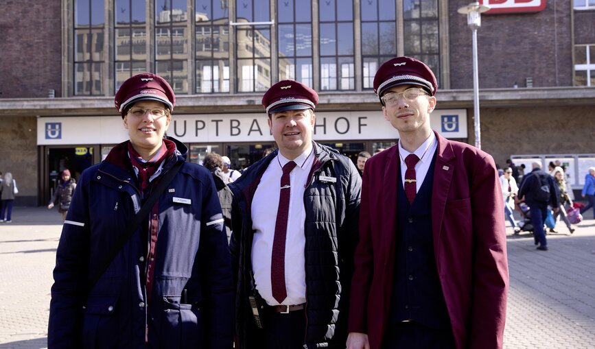 Drei Preisträger:innen des Wettbewerbs Eisenbahner:innen mit Herz 2025