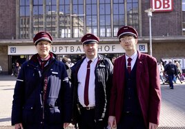 Drei Preisträger:innen des Wettbewerbs Eisenbahner:innen mit Herz 2025