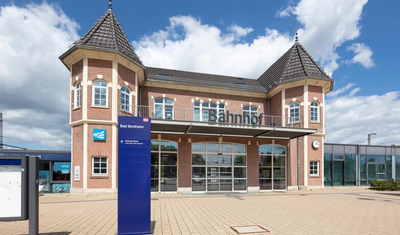 Bahnhofsgebäude Bad Bentheim | © Deutsche Bahn AG / Axel Hartmann Fotografie