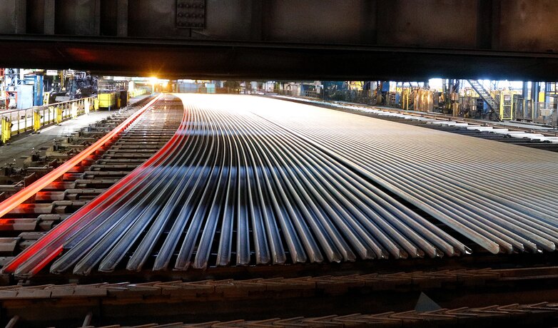 Schienen werden in einem Werk von Saarstahl hergestellt | © Dirk Martin, Saarstahl AG