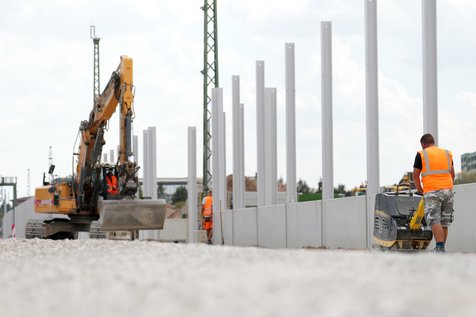 Bau von Schallschutzwänden bei Forchheim. | © DB AG / Oliver Lang