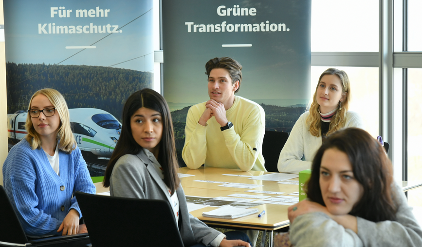 Trainees Nachhaltigkeit des ersten Jahrgangs der DB beim Onboarding