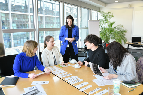 Trainees Nachhaltigkeit des ersten Jahrgangs der DB beim Onboarding | © DB AG / Foto-Jet Kranert