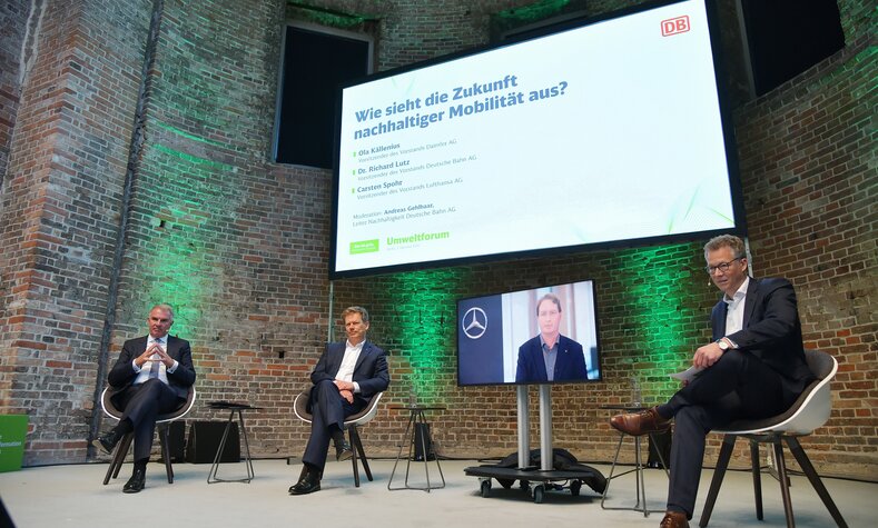 Lufthansa-Vorstandsvorsitzender Carsten Spohr, Deutsche Bahn-Vorstandsvorsitzender Dr. Richard Lutz, Daimler-Vorstandsvorsitzender Ola Källenius und Leiter Nachhaltigkeit Andreas Gehlhaar beim DB-Umweltforum 2021