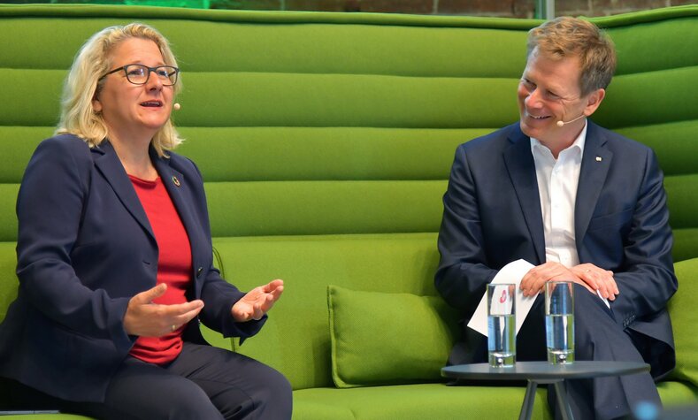 Svenja Schulze, Federal Minister for Environment and Dr. Richard Lutz,  CEO of Deutsche Bahn AG, at DB Umweltforum 2021