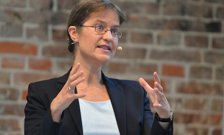 Prof. Dr. Karen Pittel, beim DB Umweltforum 2021