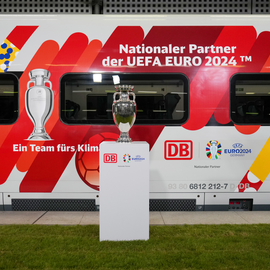 ICE 4 mit Branding: Nationaler Partner der UEFA EURO 2024™ | © Deutsche Bahn AG / Oliver Lang
