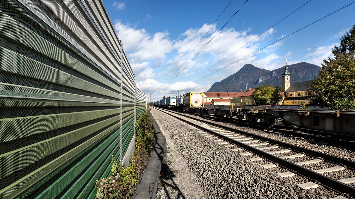 Eine Schallschutzwand in Kiefersfelden