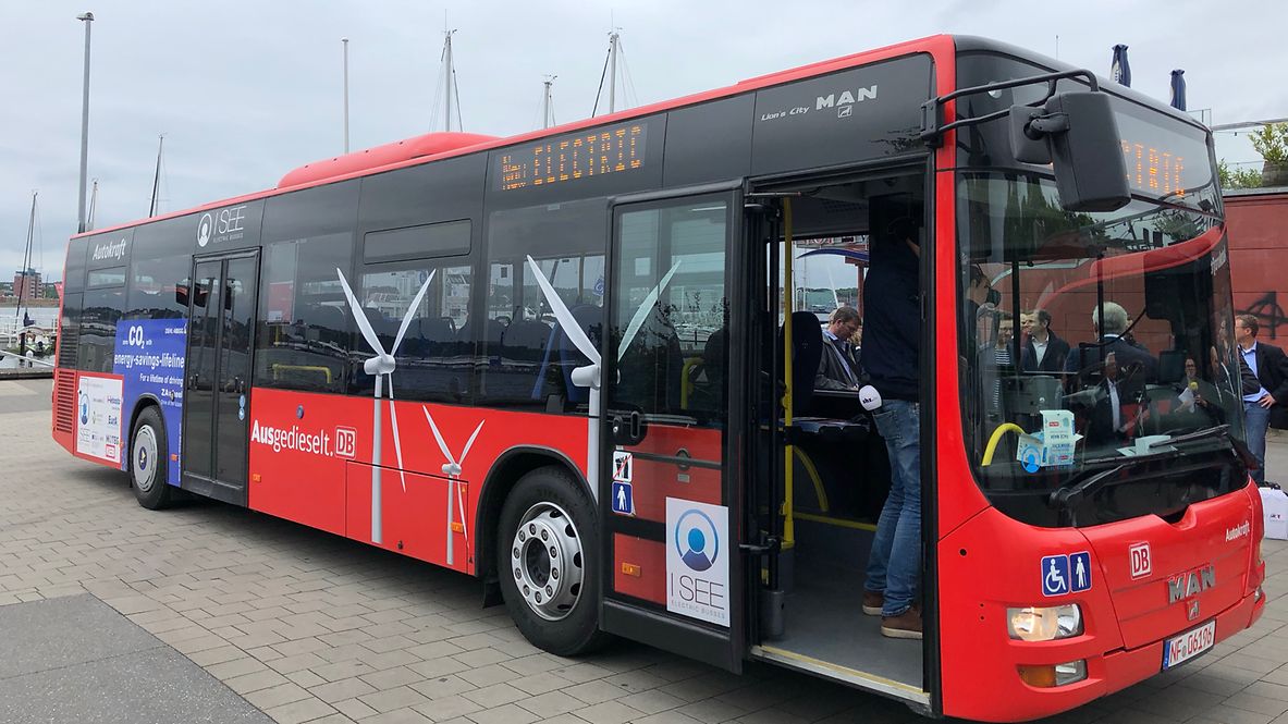 Der umgerüstete PilUDE-Bus