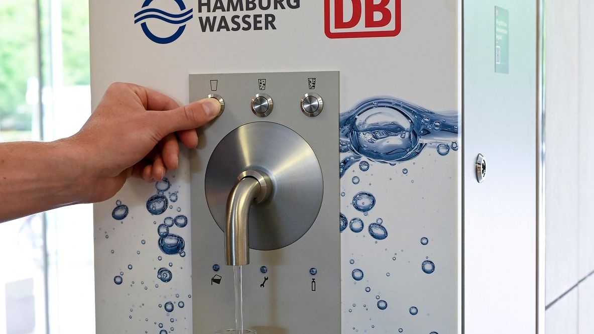 Ein Trinkwasserspender am Bahnhof Ahrensburg.