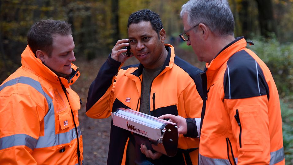 Bahnförster im Außeneinsatz für die DB