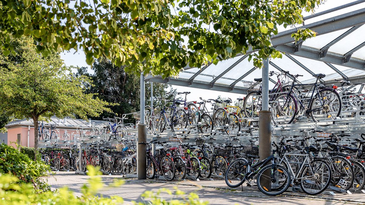 Bike+Ride Abstellanlage der Deutschen Bahn am Bahnhof Freising