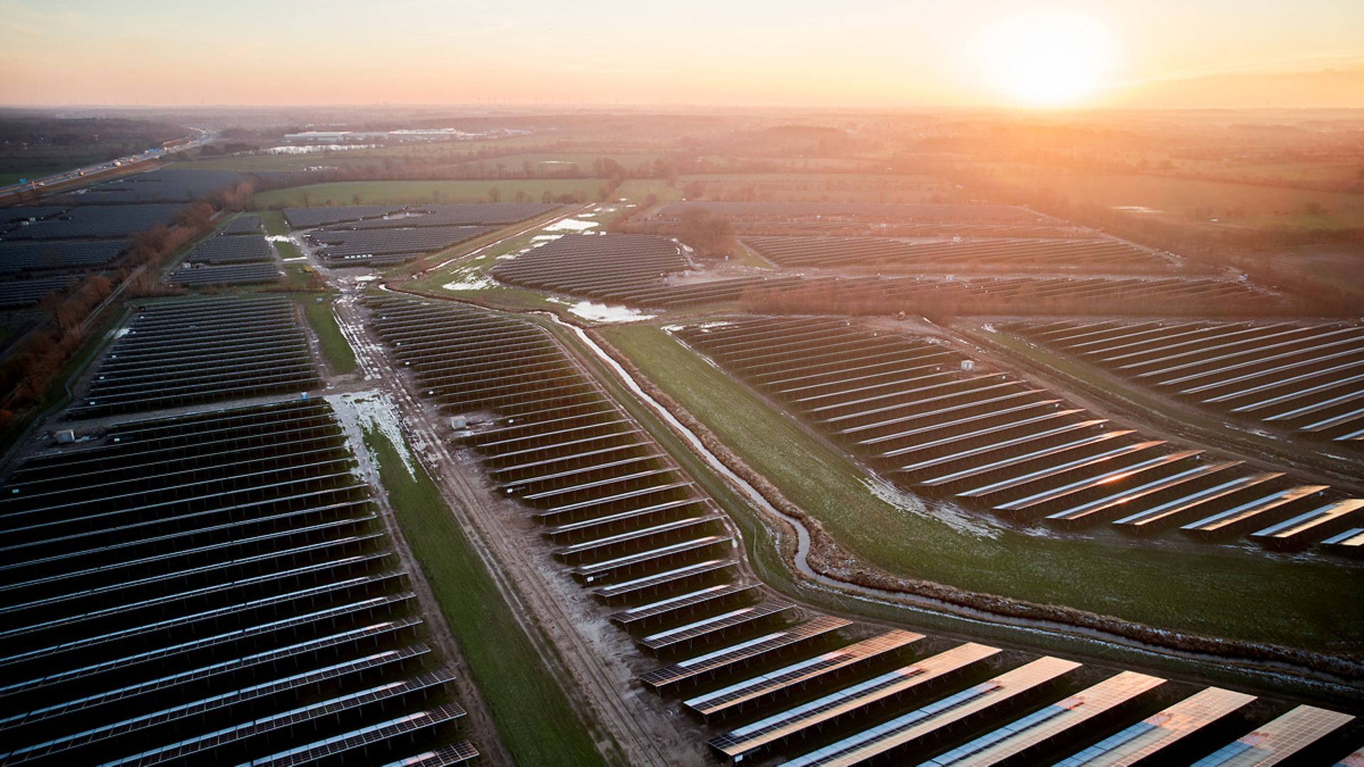 Solaranlage in Wasbek aus Vogelperspektive