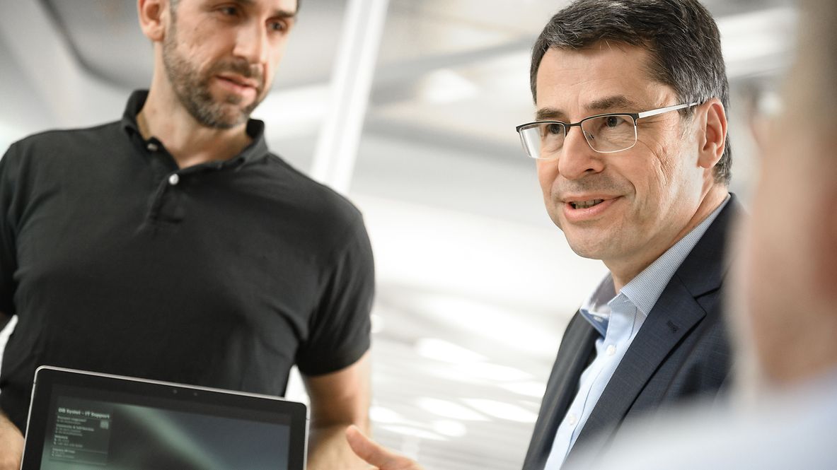 Mitarbeiter in einer Besprechung