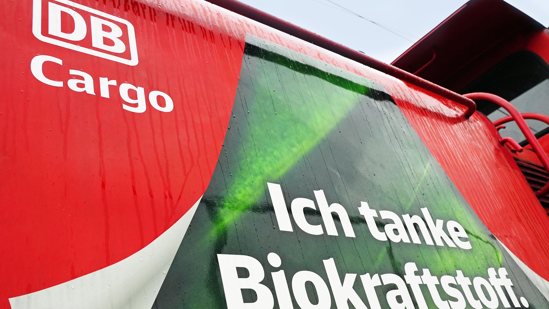 DB Cargo Fahrzeug mit HVO Aufdruck