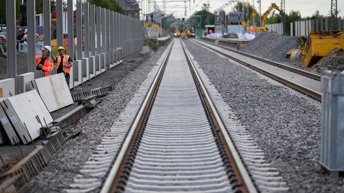 Bau von Lärmschutzwänden in Mörfelden im September 2024