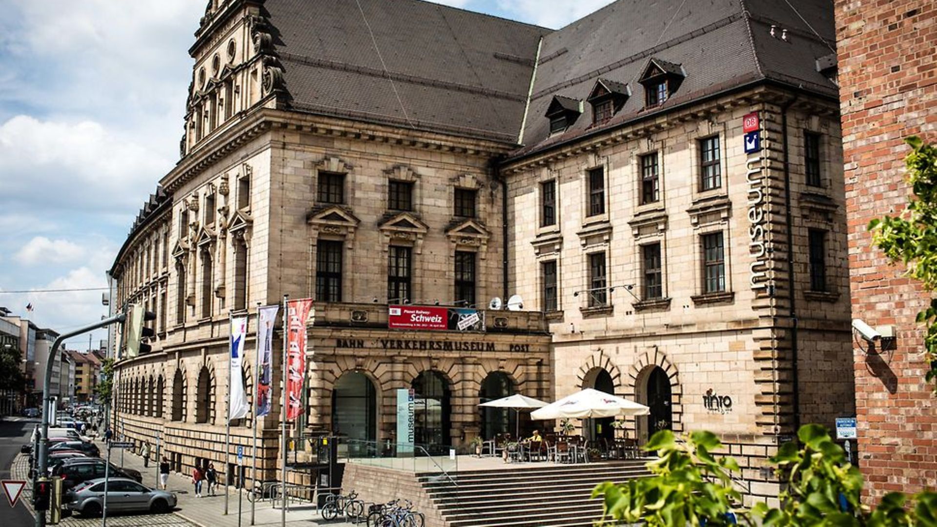 Außenansicht des Verkehrsmuseums in Nürnberg
