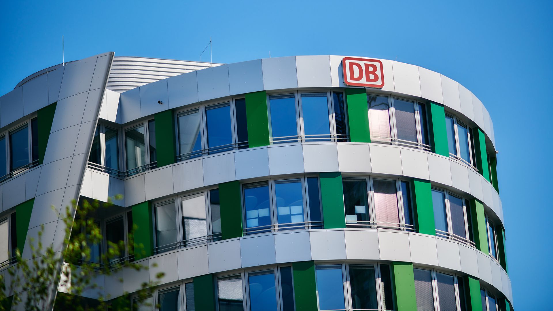 Das Gebäude von DB Engineering & Consulting auf dem EUREF Campus von außen