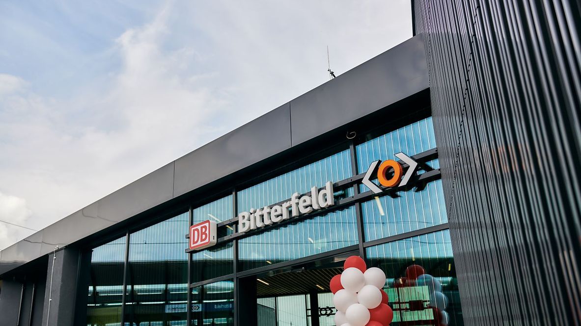 Neues Empfangsgebaeude Bahnhof Bitterfeld