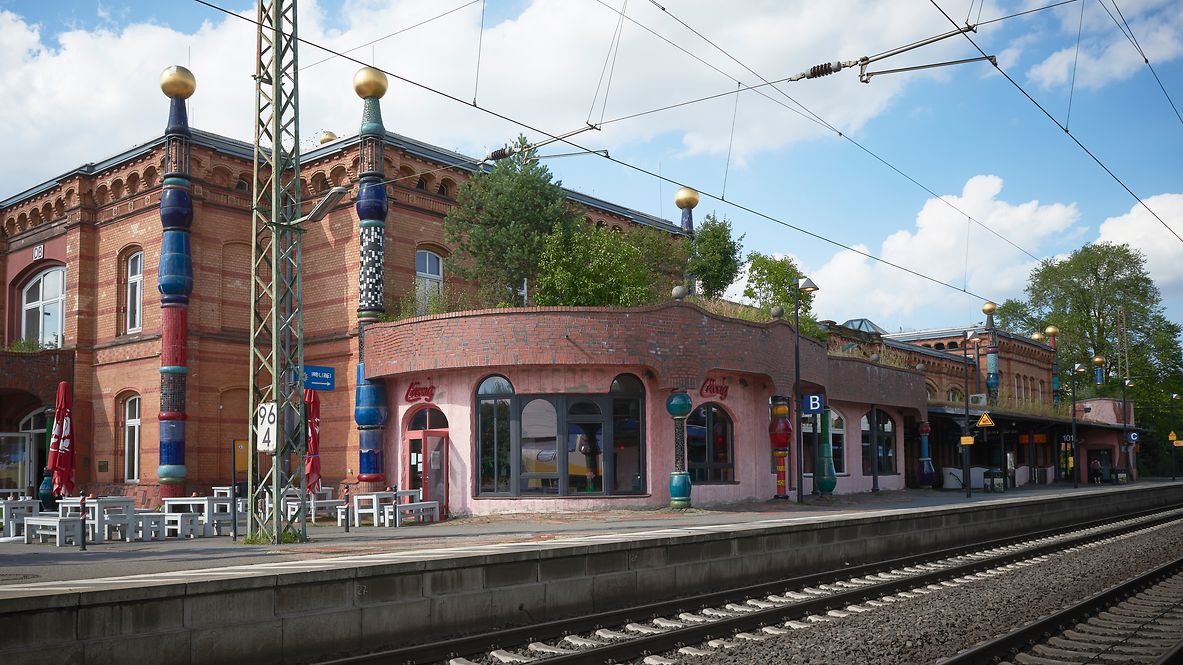 Hundertwasser railway station in Uelzen with green roof