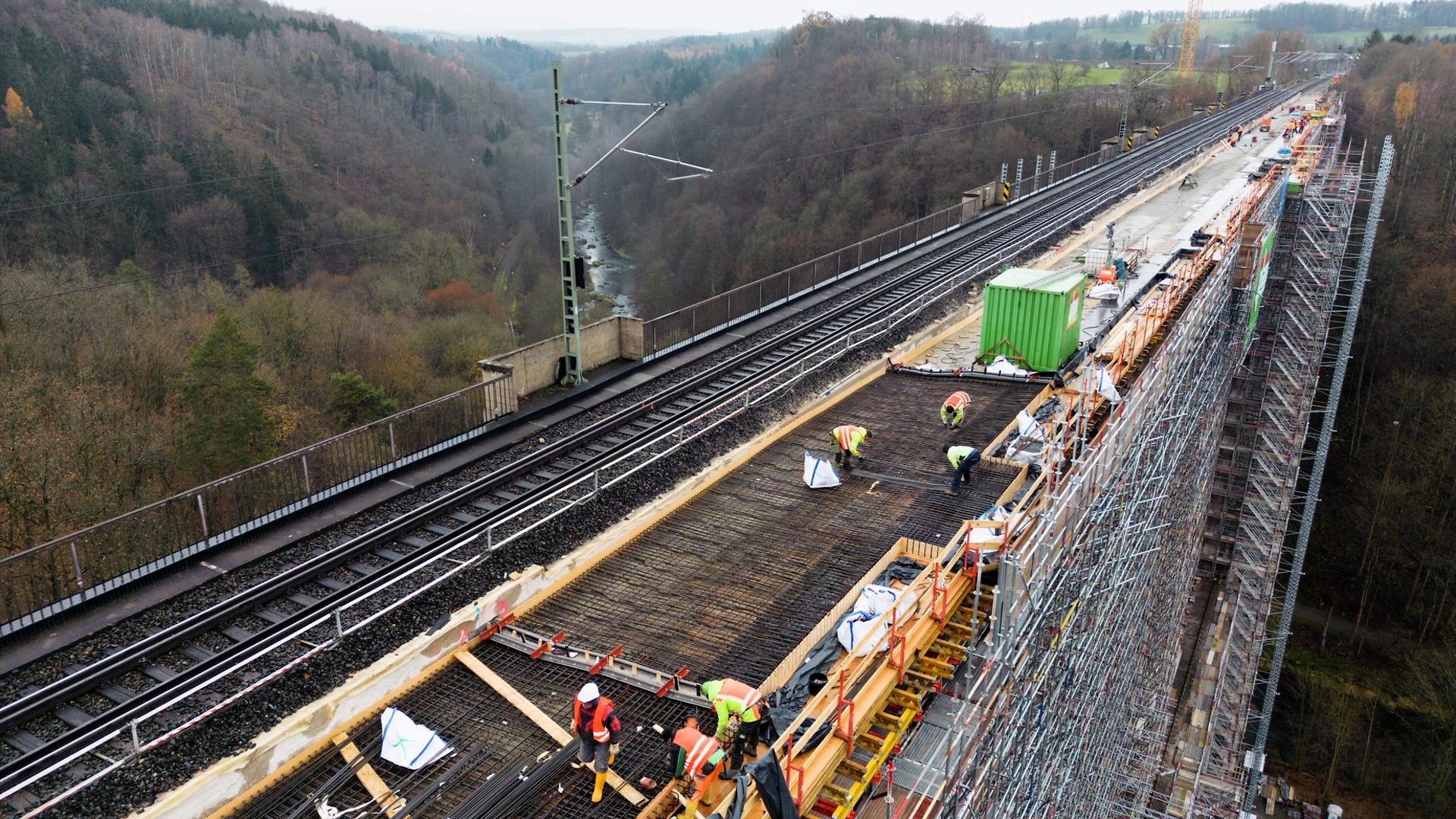 Construction work at Elster Valley Bridge