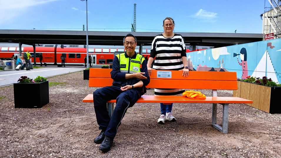 Die "Orange Bank" am Bahnhof Magdeburg